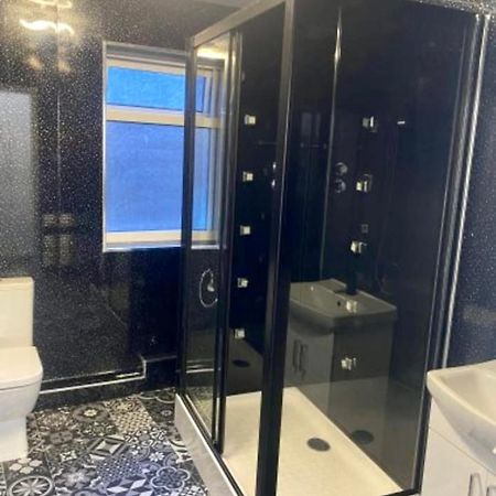 Sea Front Apartment With Massage Shower Netflix Great Location Bridlington Extérieur photo