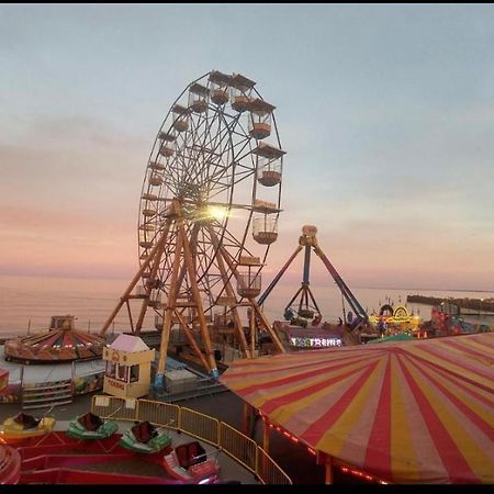 Sea Front Apartment With Massage Shower Netflix Great Location Bridlington Extérieur photo